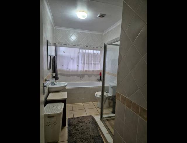 4 BEDROOM HOUSE FOR SALE IN AQUAPARK